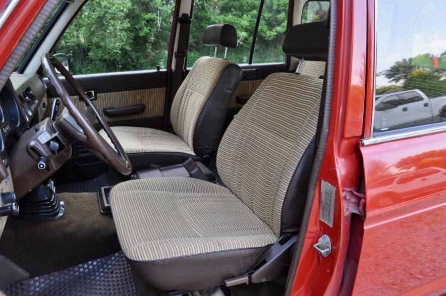 Интерьер Toyota Land Cruiser 60 (FJ60) 1984 года  (NA) (фото 109 из 251)